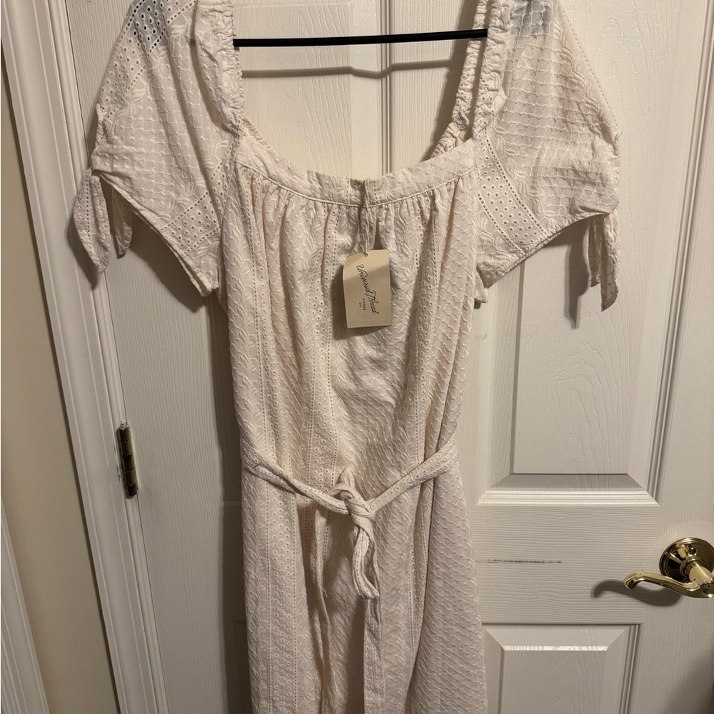 Universal Thread Cream Midi Dress